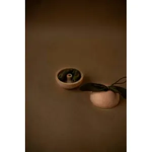 babai Wooden Story From The Nature "Apple & Little Friend"