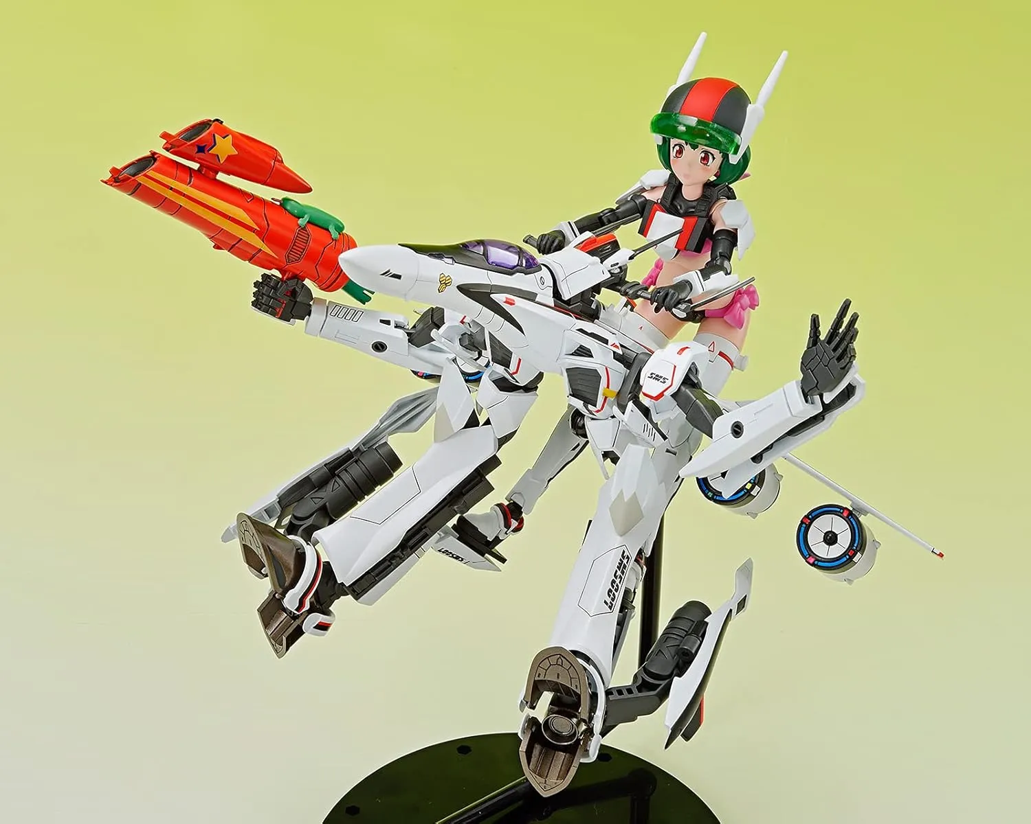 GOOD SMILE Aoshima - Macross F VF-25F Messiah Ranka Lee Plastic Model Kit - Anime Series Collectible for Ages 15 