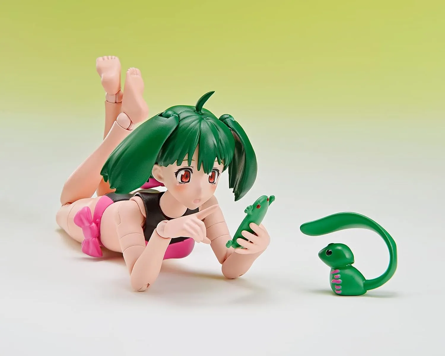 GOOD SMILE Aoshima - Macross F VF-25F Messiah Ranka Lee Plastic Model Kit - Anime Series Collectible for Ages 15 