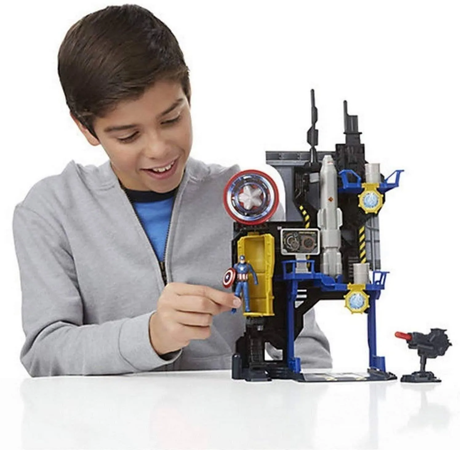 Hasbro 024324 Avengers Face Off Playset