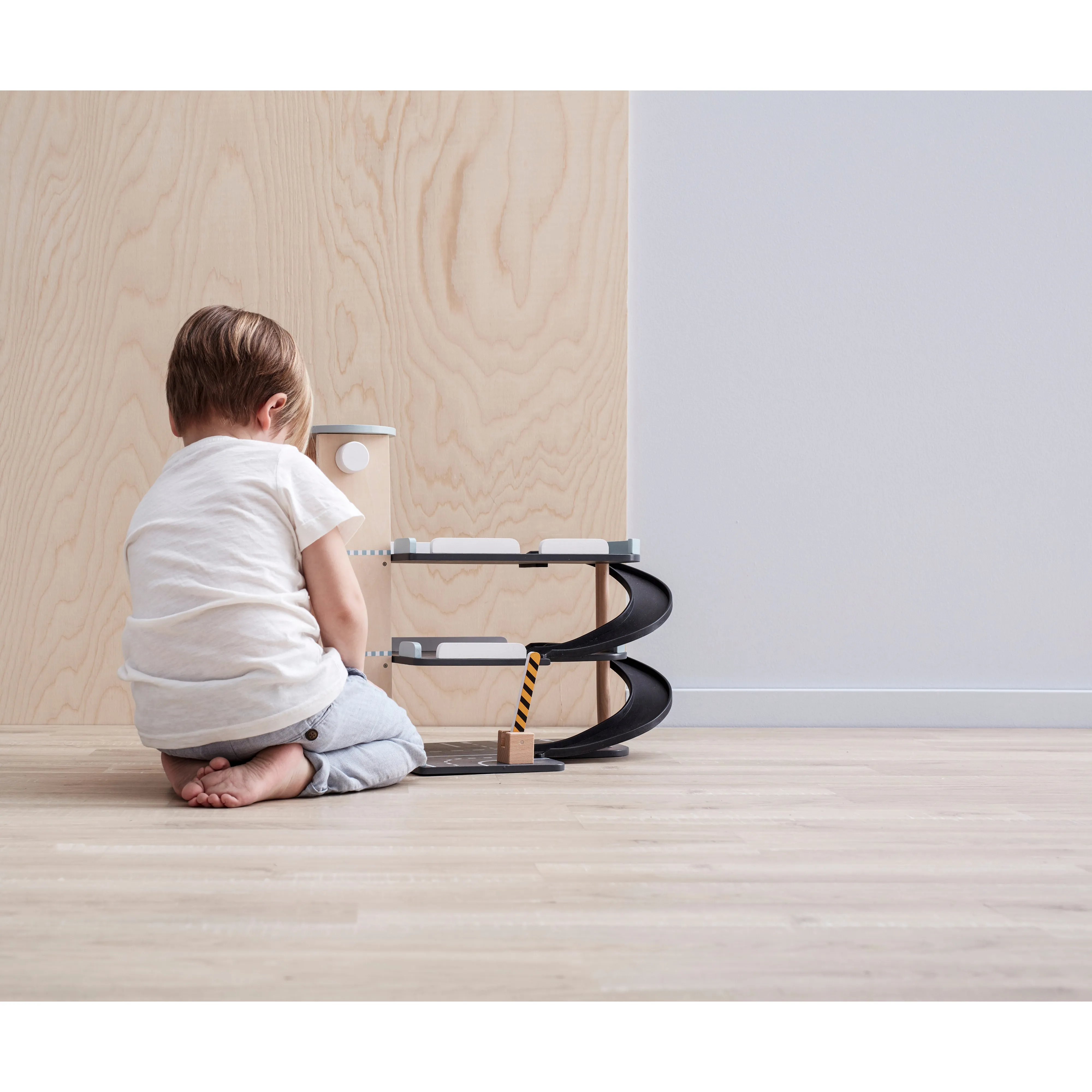 Kid's Concept Car Park Aiden Wooden Garage Play Set