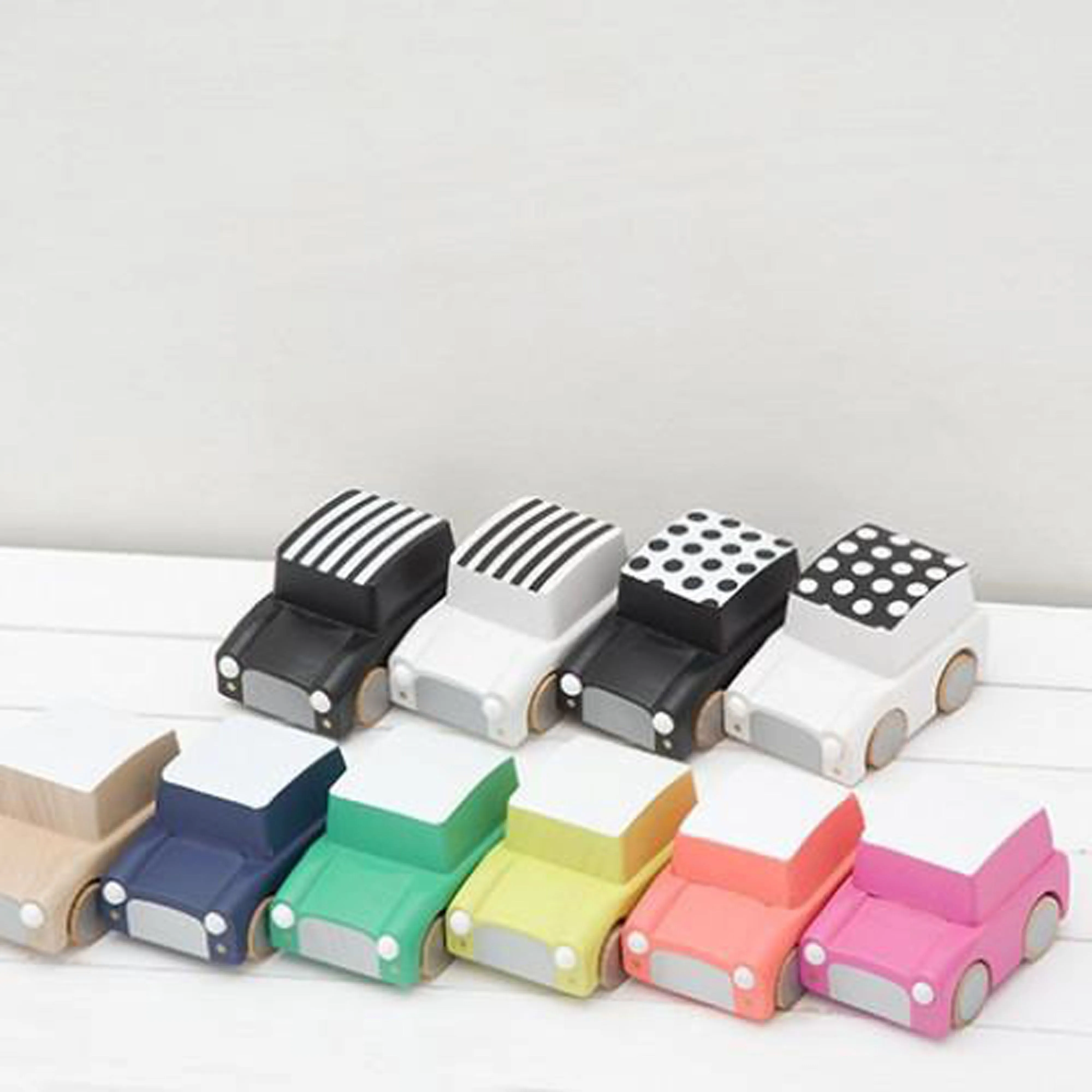 kiko  & gg* Kuruma Classic Wooden Wind Up Car Natural