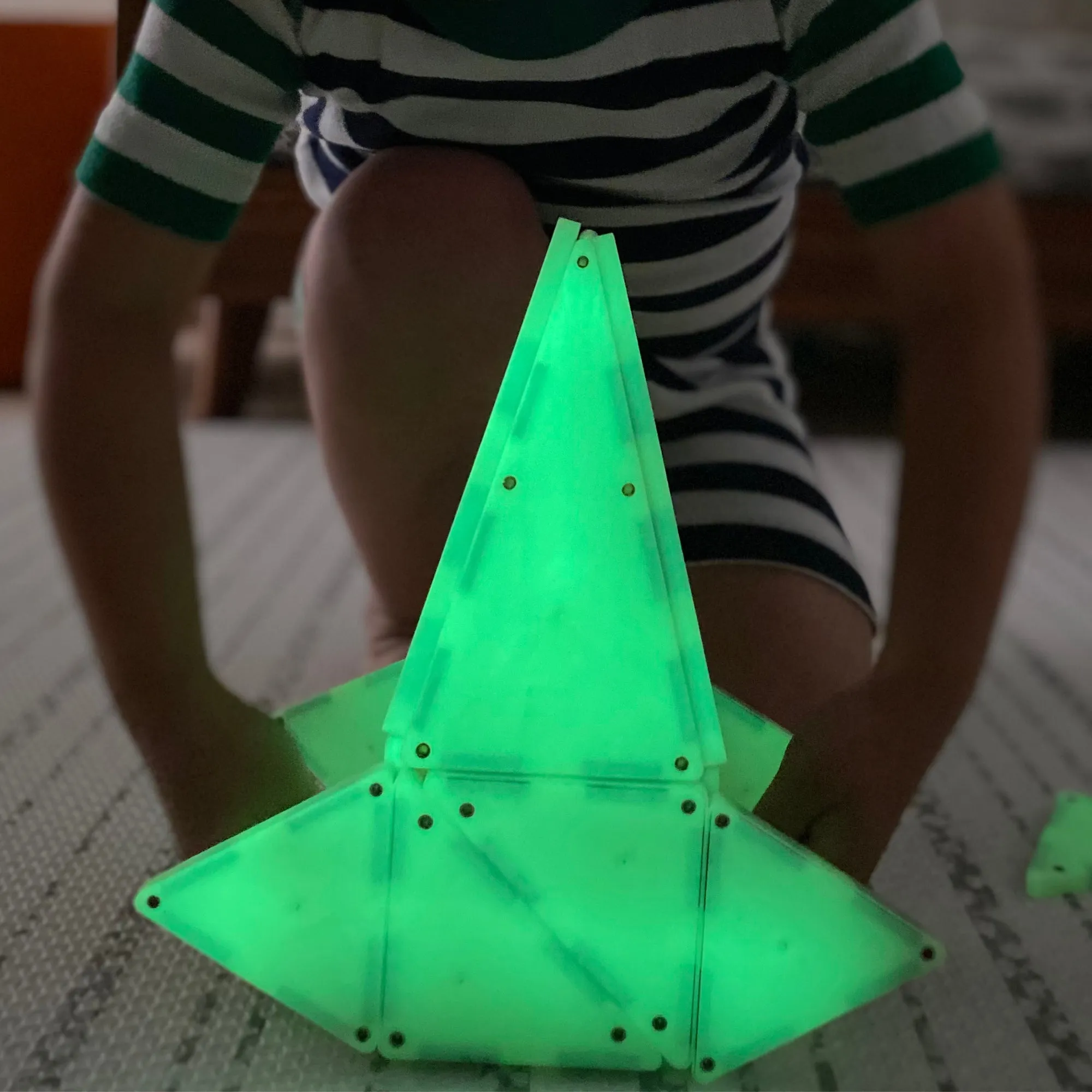 MAGNA-TILES Classic Glow 16 Piece Set