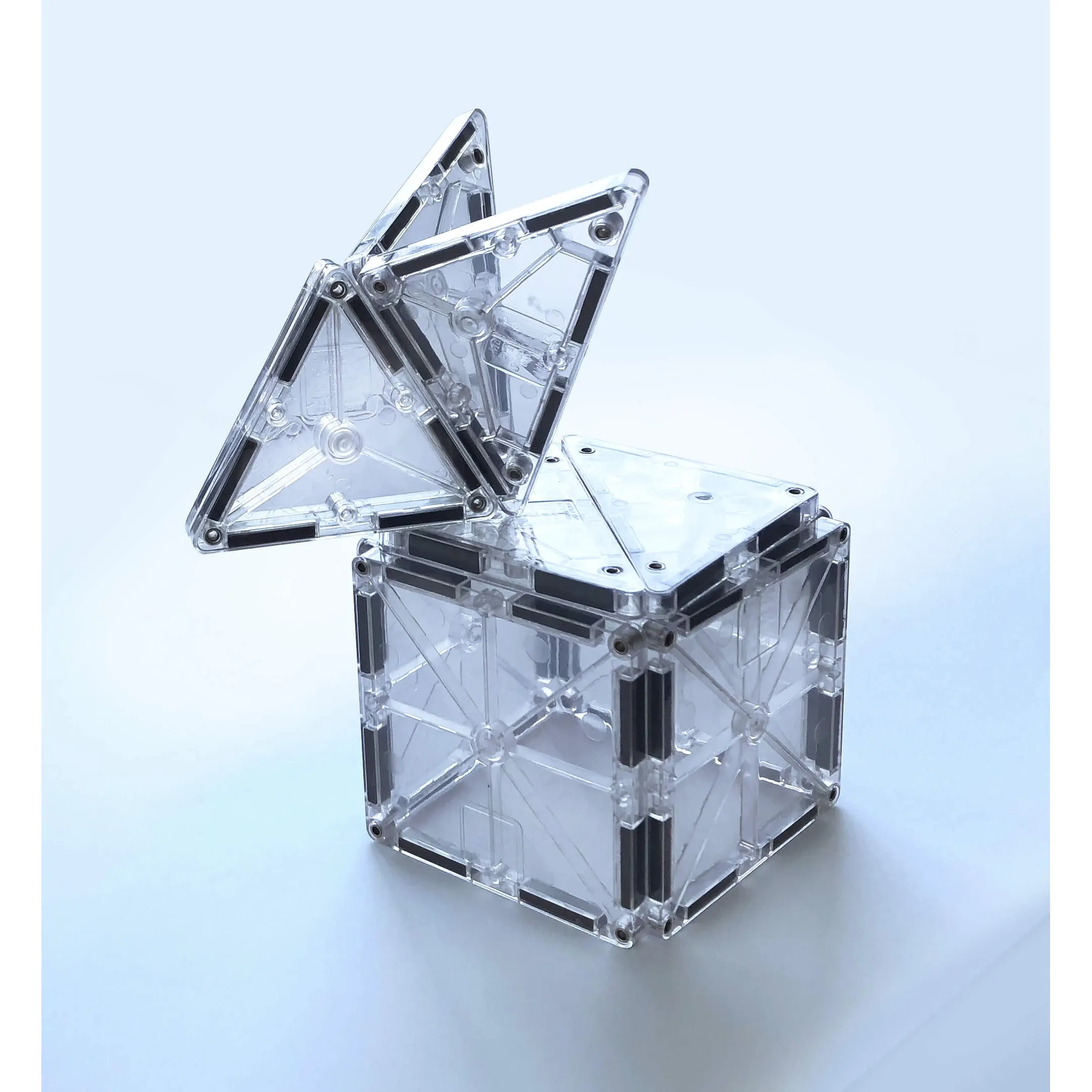 MAGNA-TILES Classic Ice 16-Piece Set