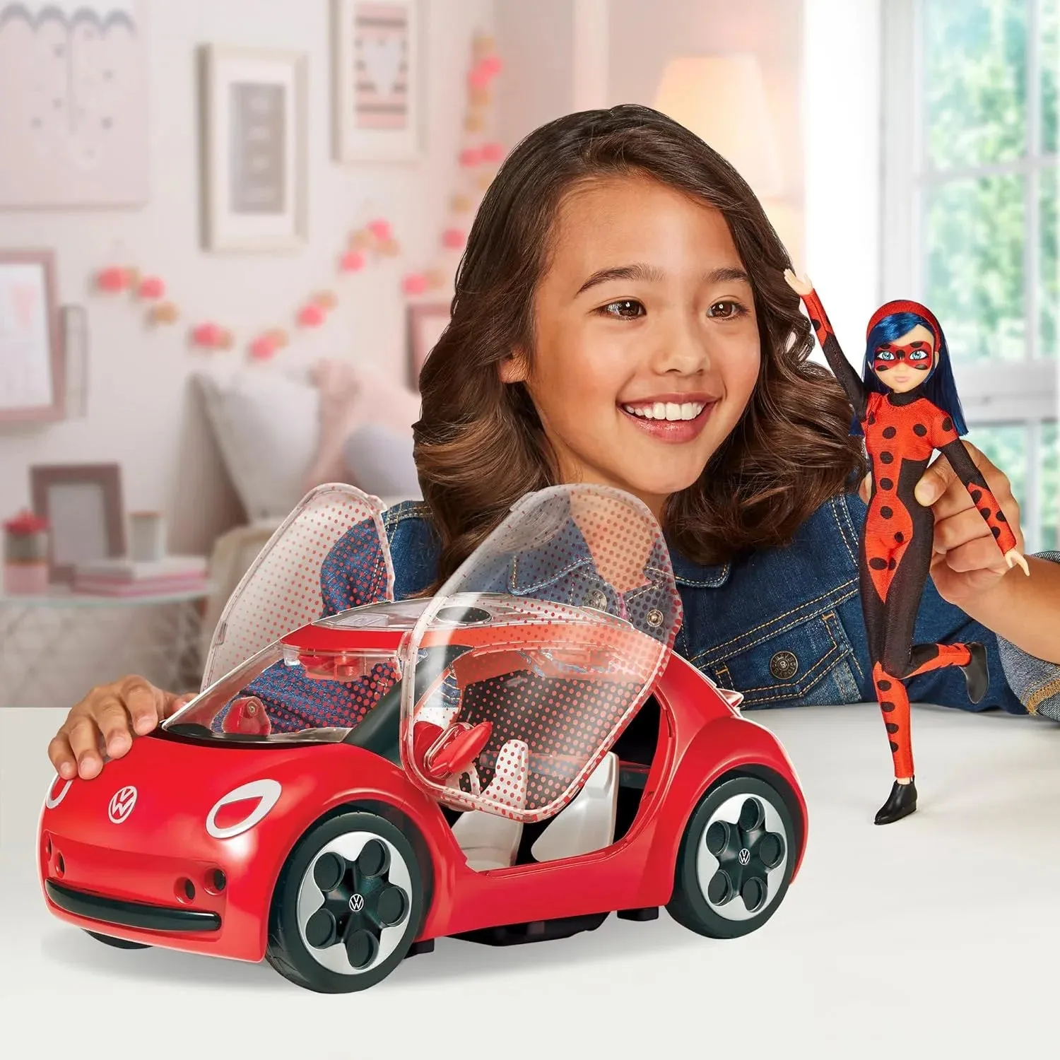 Miraculous Ladybug E-Beetle Car With Fashion Doll