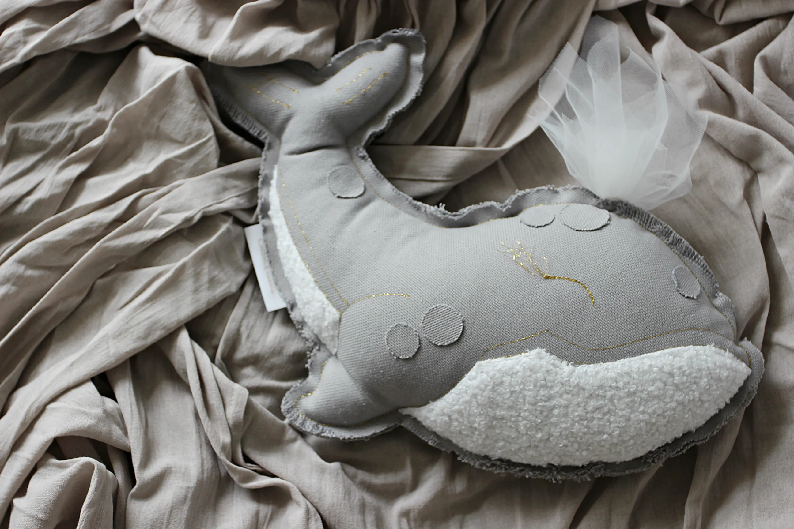 Mobile Sebastien Whale | Grey