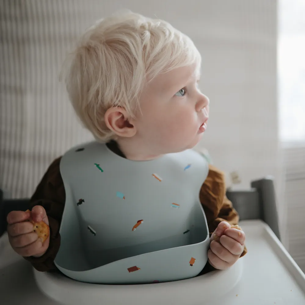 Mushie Silicone Baby Bib | Retro Cars Blue