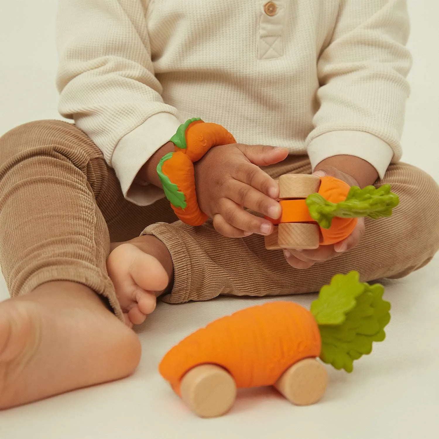 Oli & Carol Cathy The Carrot Car