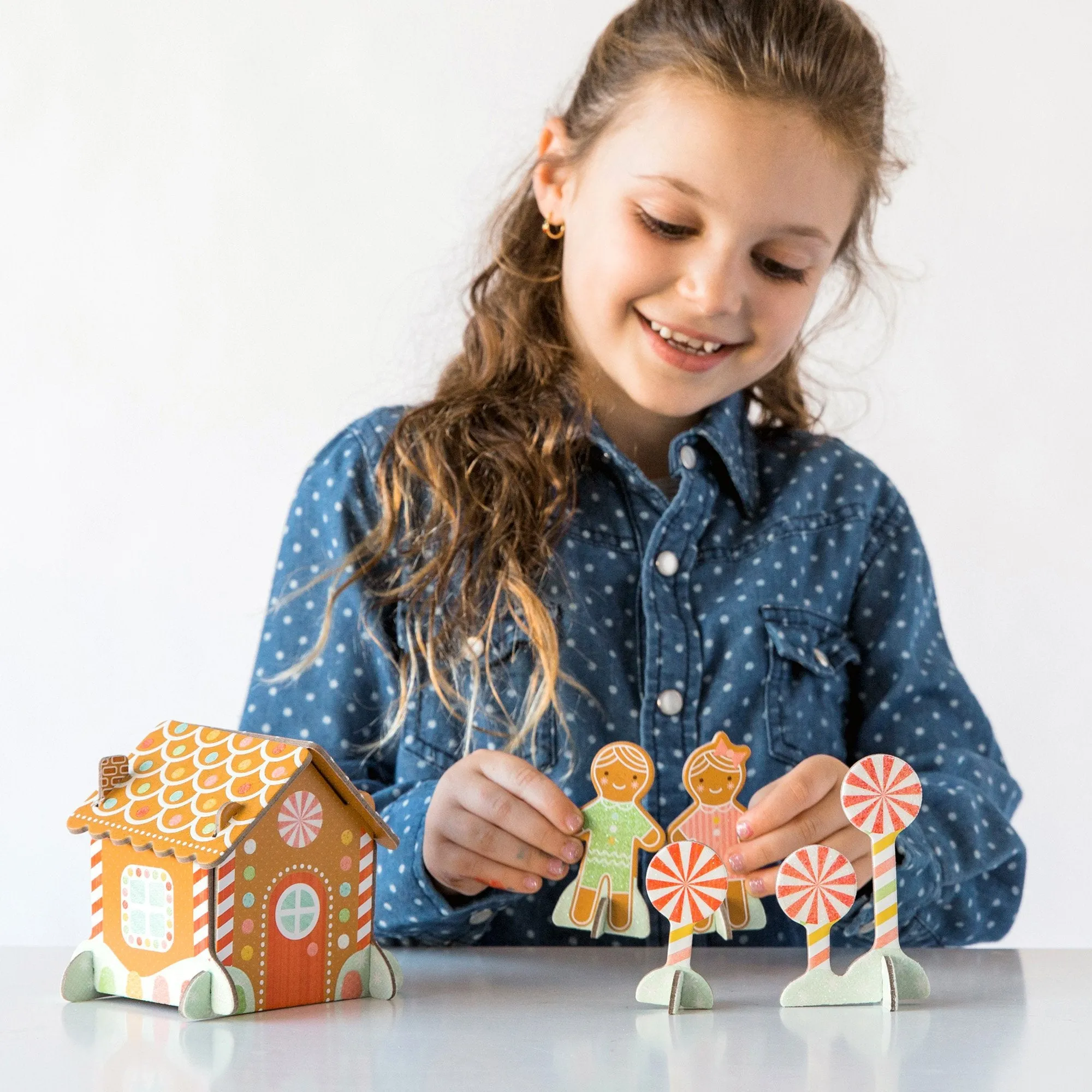Petit Collage Pop-Out - Gingerbread House
