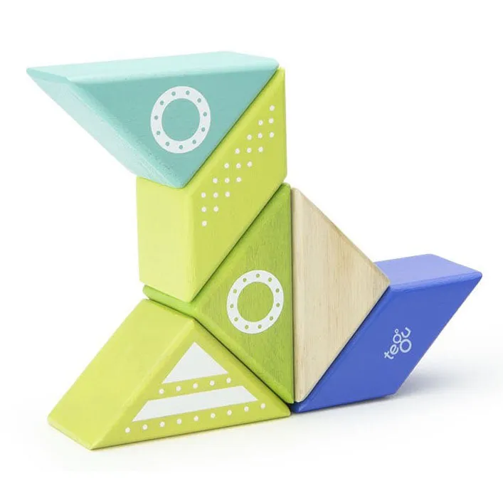 Tegu Travel Pal Spaceship Magnetic Wooden Blocks