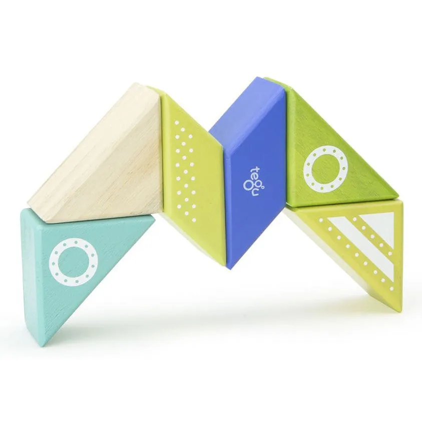 Tegu Travel Pal Spaceship Magnetic Wooden Blocks