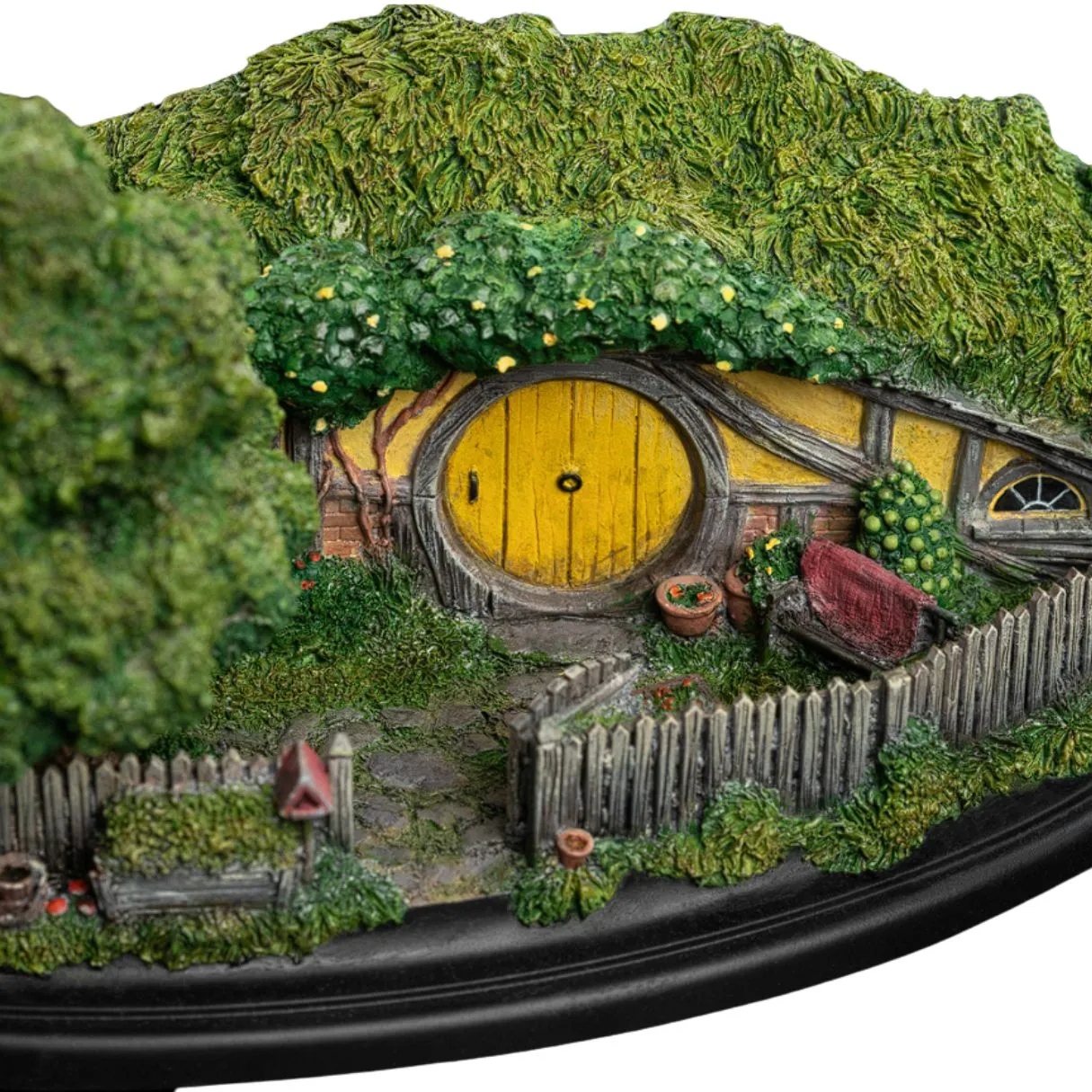 The Hobbit Hole 25 Gandalf's Cutting Environment Statue By Weta Workshop